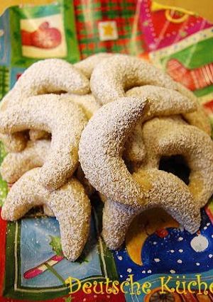 A picture of Vanillekipferl German Sweets.