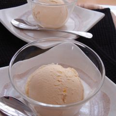 A picture of Rich Sake Lees Ice Cream.