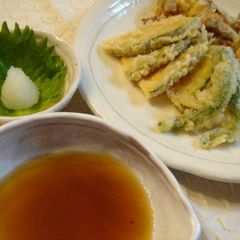 A picture of Tentsuyu (Tempura Dipping Sauce) for Delicious Tempura.