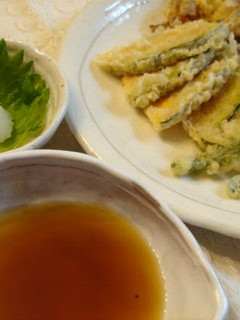 A picture of Tentsuyu (Tempura Dipping Sauce) for Delicious Tempura.