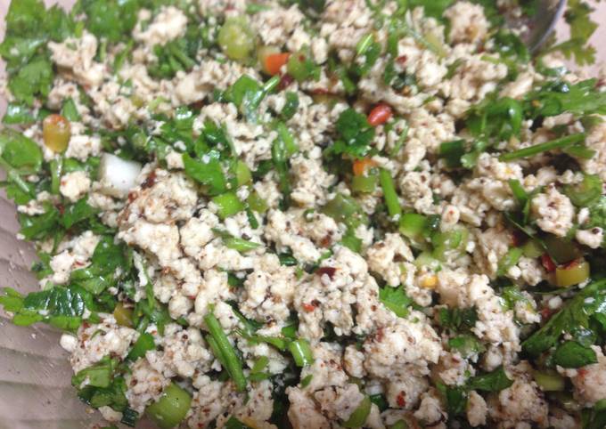 Laap Gai aka Minced Chicken Salad