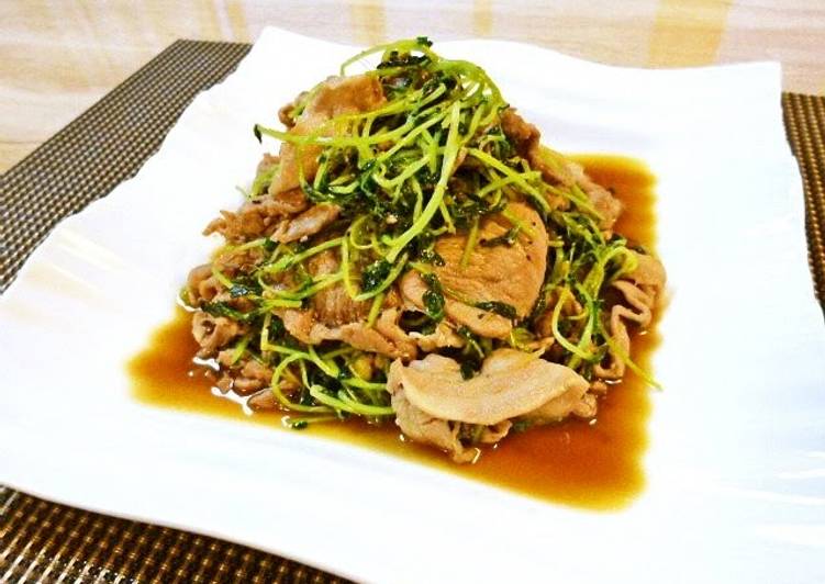 Recipe of Favorite Pork Bits and Pea Shoots Stir-Fried with Ginger and Pepper