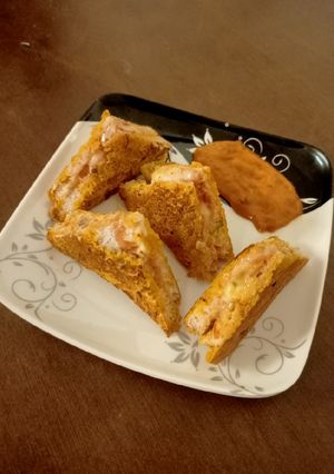 A picture of Cheesy Bread Omlette.