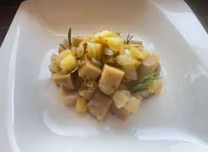 Foto di Seitan con mele e rosmarino