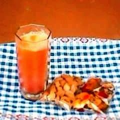 A picture of Watermelon🍉carrot🥕 juice.