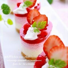 A picture of Strawberry Mousse and No-bake Cheesecake.