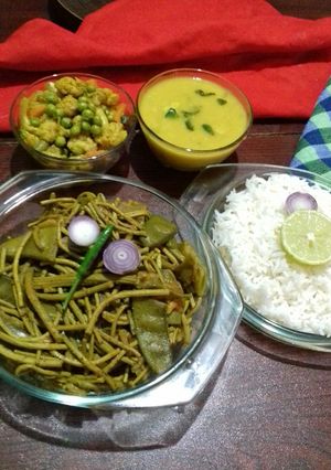 সজনে ডাঁটার ঝাল (Sajne datar jhal recipe in bengali) রেসিপির প্রধান ছবি