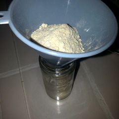 A picture of Garlic Powder.