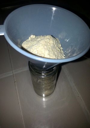 A picture of Garlic Powder.