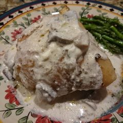 A picture of Chicken with mushroom-wine sauce.
