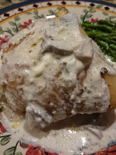 A picture of Chicken with mushroom-wine sauce.
