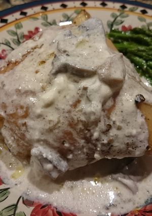 A picture of Chicken with mushroom-wine sauce.
