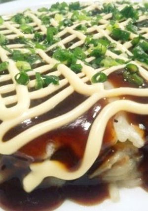 A picture of Melting Okonomiyaki with Cabbage.