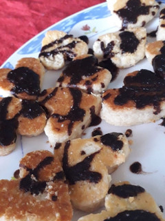 Una foto de Galletitas de limón🍋 y chocolate🍫¡Súper fáciles!