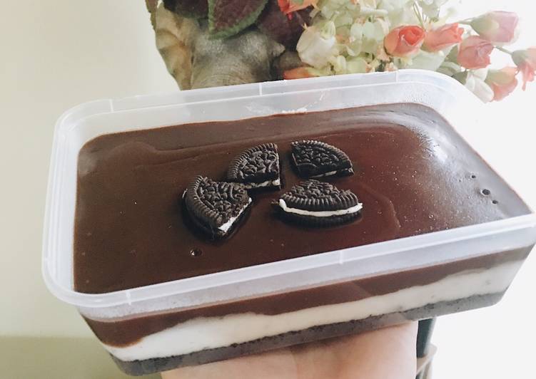 Oreo Dessert Box oleh Sarah Anastasia