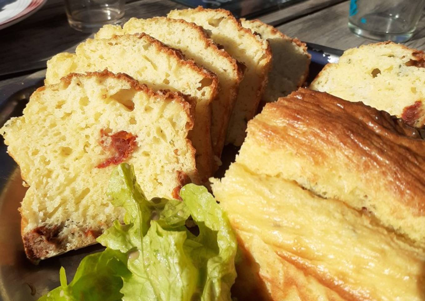 Cake healthy et léger tomates séchées chèvre