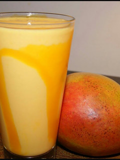 A picture of Mango Lassi.