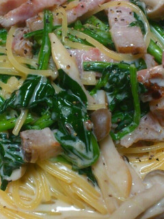 A picture of Spinach and Bacon Cream Pasta.