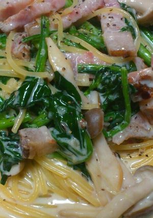 A picture of Spinach and Bacon Cream Pasta.