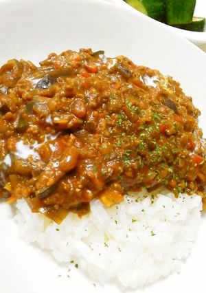 A picture of Easy Summer Veggie Keema Curry with Lots of Eggplant.