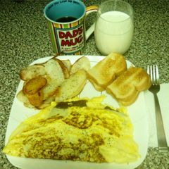 A picture of Easy Cheesy Cheesesteak Omelet.