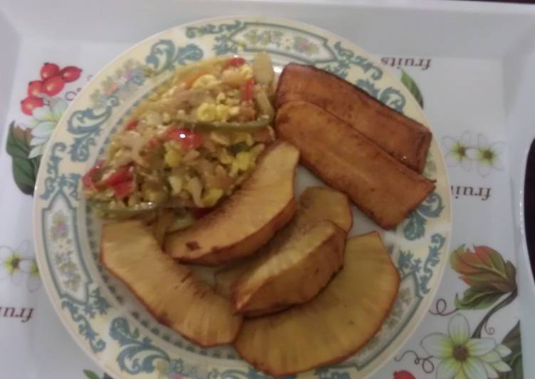 Ackee &amp;saltfish with breadfruit and plantain