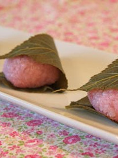 A picture of Easy Sakura Mochi (Domyoji) Using A Microwave Steaming Container.