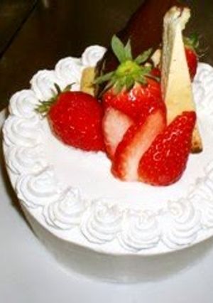 A picture of The Trick to Making a Beautiful Decorated Cake.