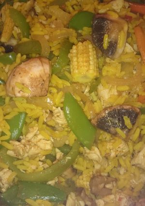 A picture of Healthy chicken and rice stirfry.