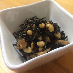 A picture of Simmered Hijiki.