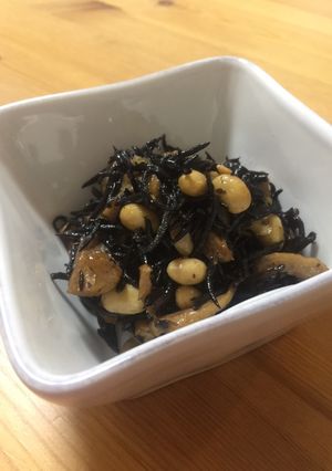 A picture of Simmered Hijiki.