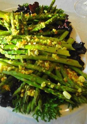 A picture of Asparagus With Garlic.