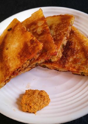 A picture of Dosa sandwich.