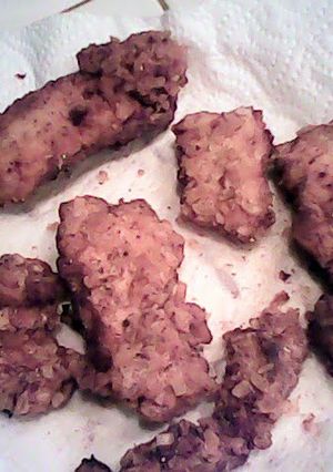 A picture of crunchy shoestring potatoe chicken.
