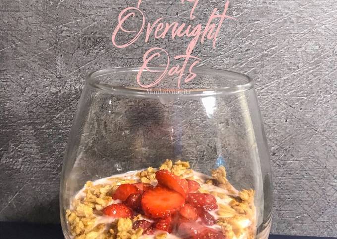 Pinky Overnight Oats