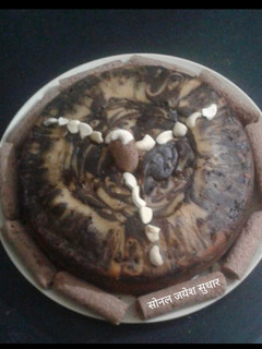 एगलेस मार्बल केक (Eggless Marble Cake/zebra cake Recipe In Hindi) रेसिपी मुख्य फोटो