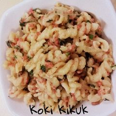 A picture of Max Macaroni & Cheese.