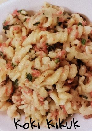 A picture of Max Macaroni & Cheese.