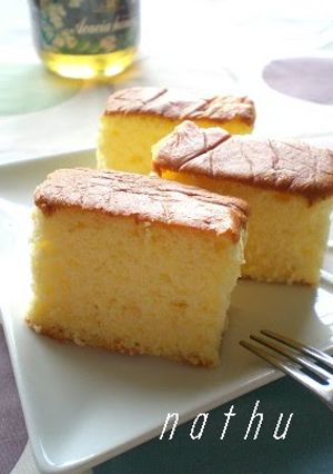A picture of Honey Castella.