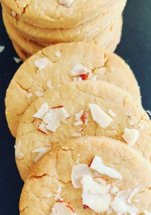 बादाम कुकीज़(Badam cookies recipe in Hindi) रेसिपी मुख्य फोटो