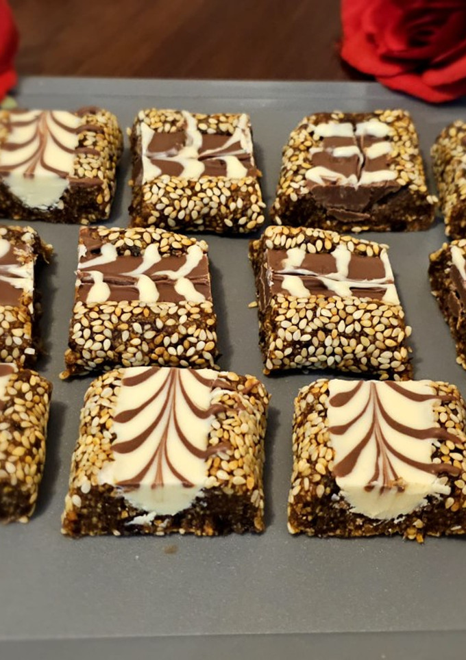 A picture of Nutty Choco Date delight.