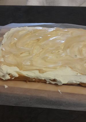 A picture of Easy 15 minute Caramel Swiss Roll!.