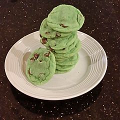 A picture of Mint Chocolate Chip Cookies.