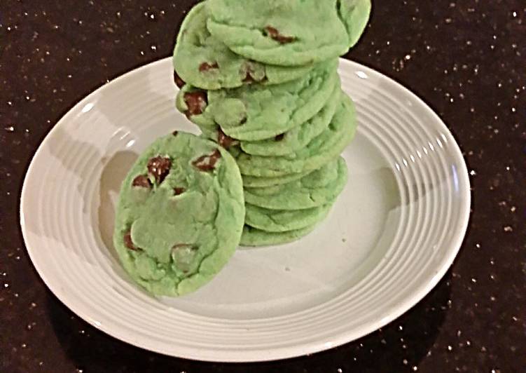 Mint Chocolate Chip Cookies
