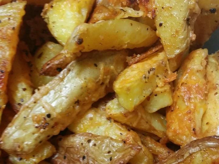 Easy Steps to Make Cheesy Roasted French Fries the Can Spoil the Tongue Really delicious