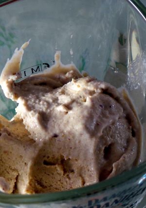 A picture of Pistachio Ice Cream.