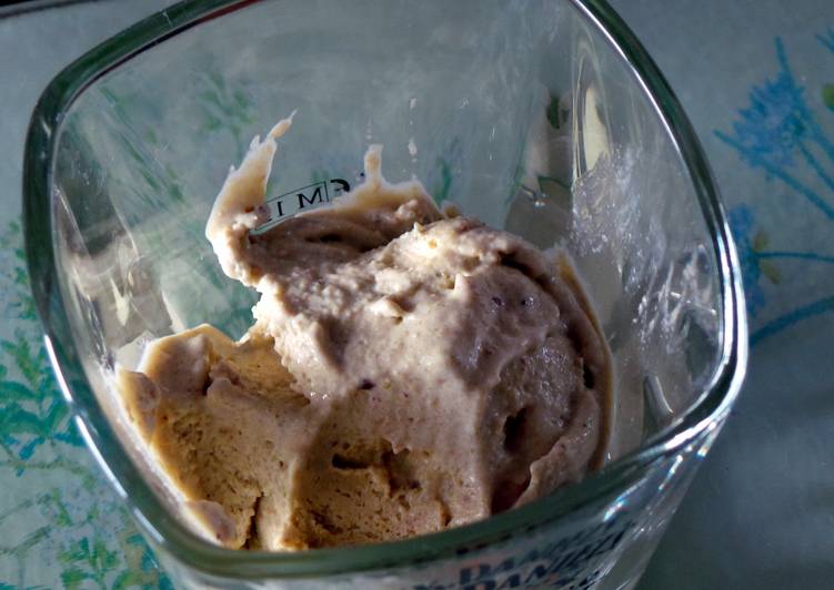 How to Make Super Quick Homemade Pistachio Ice Cream