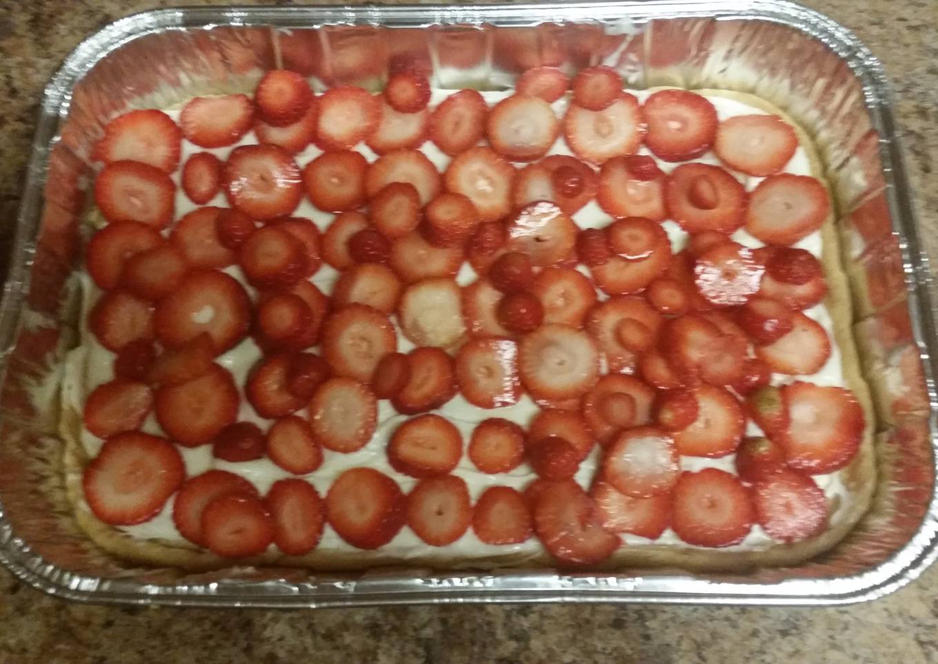 Strawberry Sugar Cookie Cheesecake