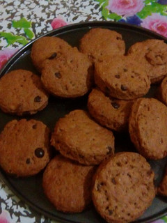 A picture of Chocolatey choc chip cookies.