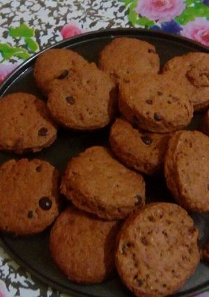 A picture of Chocolatey choc chip cookies.